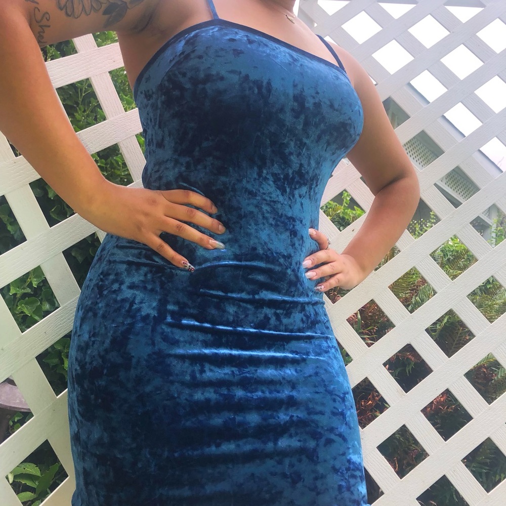 BLUE VELVET DRESS